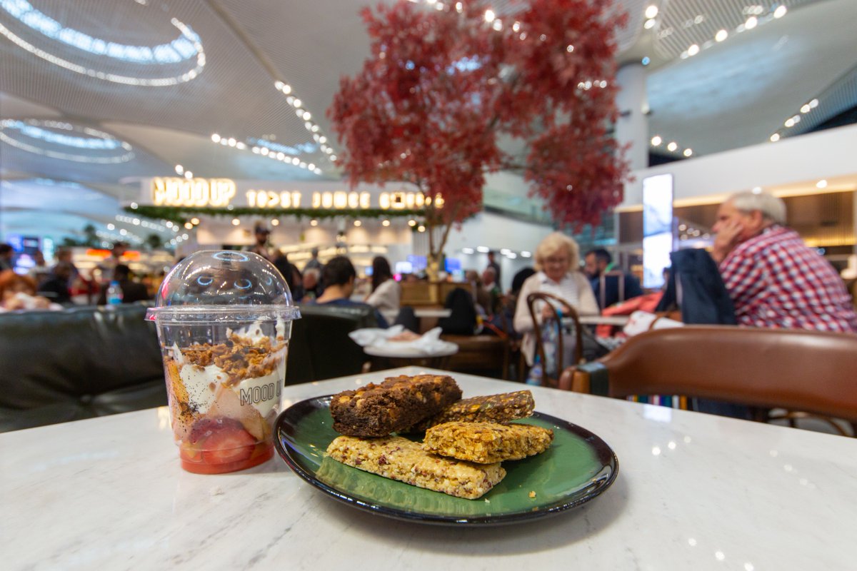 Gluten-free foods, fresh squeezed fruit juices, salads, healthy snacks and  many other delicious alternatives are waiting for you at #IstanbulAirport! ✈, image size:1200x800