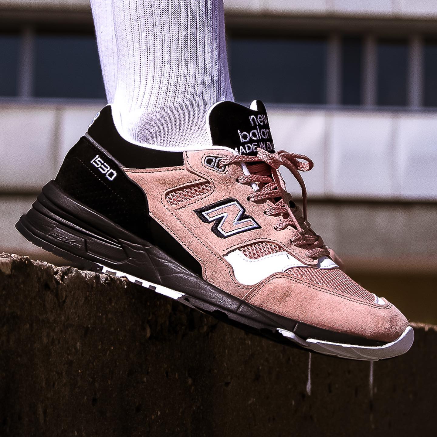 new balance salmon toe