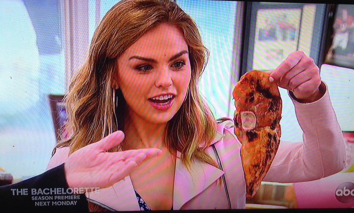 MLeeNYCx's tweet image. So #animaleaters #ChrisHarrison #HannahB eat #ham #TheBacheloretteReunion hannah @RamaJama96 #Tuscaloosa. Chris asks to see pig. #VeganLove