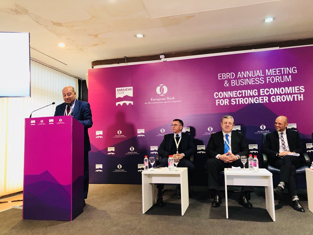 kmathernova's tweet image. Star panel on Transition experiences at #EBRDam just underway, kicked off by @ebrdsuma, featuring SK Ivan Miklos, @KvirikashviliGi UA Valeria Gontareva and JRD Fakhoury. Praise for investors councils n #UkraineReformsArchitecture.