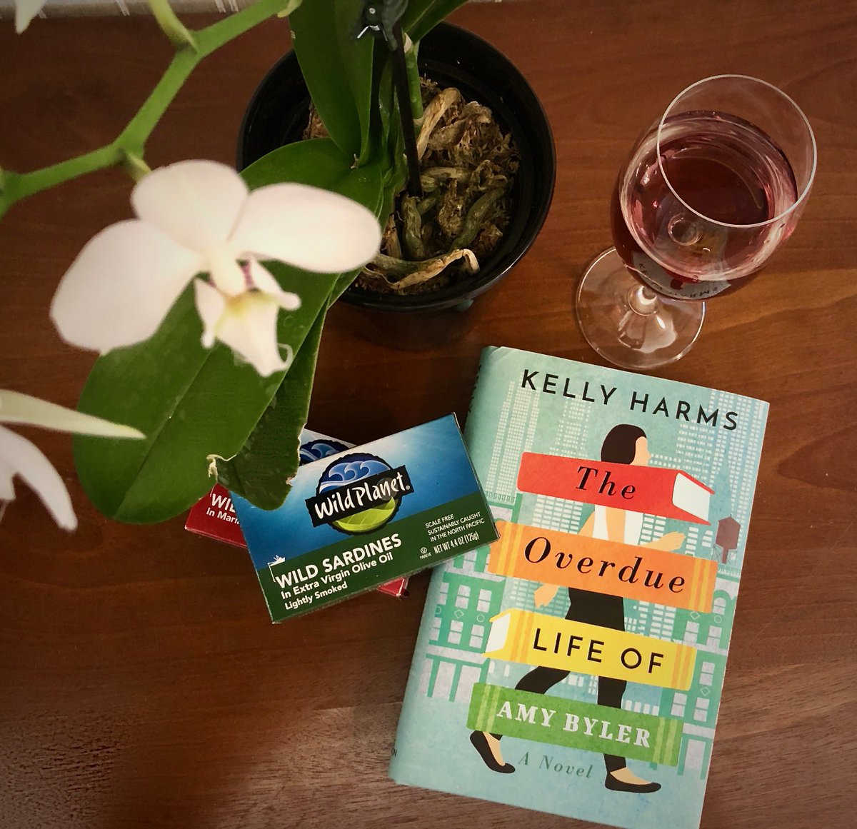 bookclubcookboo's tweet photo. #TheOverdueLifeofAmyByler by Kelly Harms, a story of an overworked, single mom who accepts her guilt-ridden ex-husband’s offer to take the kids for the summer. Enter #BookClubDaily #giveaway @luauthors https://t.co/YEATFbKuAg #BookClub Menu & #recipe https://t.co/FuiCVRbCoQ https://t.co/JghdcmtUtH