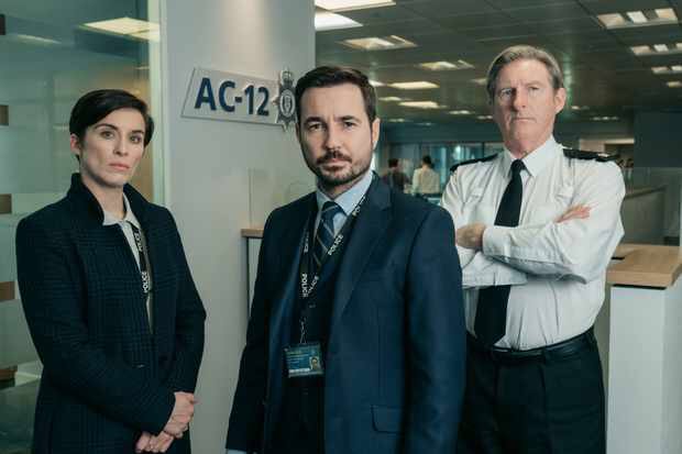 martin compston tweet media