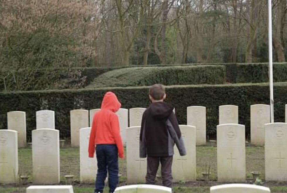 On this in 1945, Canadians liberated the Netherlands - including my mother and her family.

While visiting family in Katwijk, we took our boys to Canadian war graves in The Hague so the next generation remembers.

We will never forget.

#Bevrijdingsdag #LiberationDay #cdnpoli