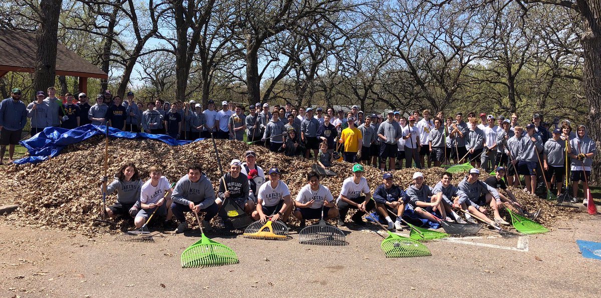 LakersLax's tweet photo. Beautiful day to clean a park!  Thank you to all the parent volunteers for organizing and keeping things moving. It is not a small job!  Great job by the players getting the park ready for Memorial Day. It’s an honored tradition. #givebackalways #takecareofyourcommunity https://t.co/qRWzqrc0lN