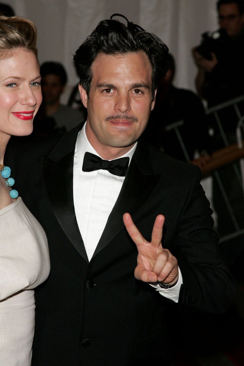 ruffalocentral's tweet photo. Throw back to @MarkRuffalo celebrating the first Monday in May &amp; attending the Metropolitan Museum of Art Costume Institute benefit in 2006 &amp; 2012. #MetGala https://t.co/pHF1FrmJUq