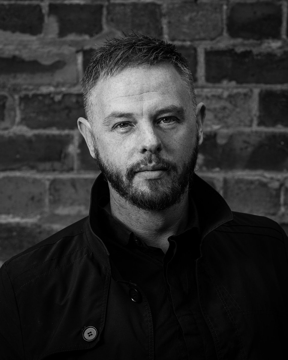 ZenoWatson's tweet photo. After not seeing this fine man Gordon Marshall for 11 years. It was brilliant to catch up, with this great photo shoot.

#Club40sProject #Nissan350z #ElectricGuitar #SportsCar #DriversPrideAndJoy #StyleShoot #GoodKarma #StylePhotographer #LifeStylePhotographer #ZenoWatson https://t.co/aat27ntKz8