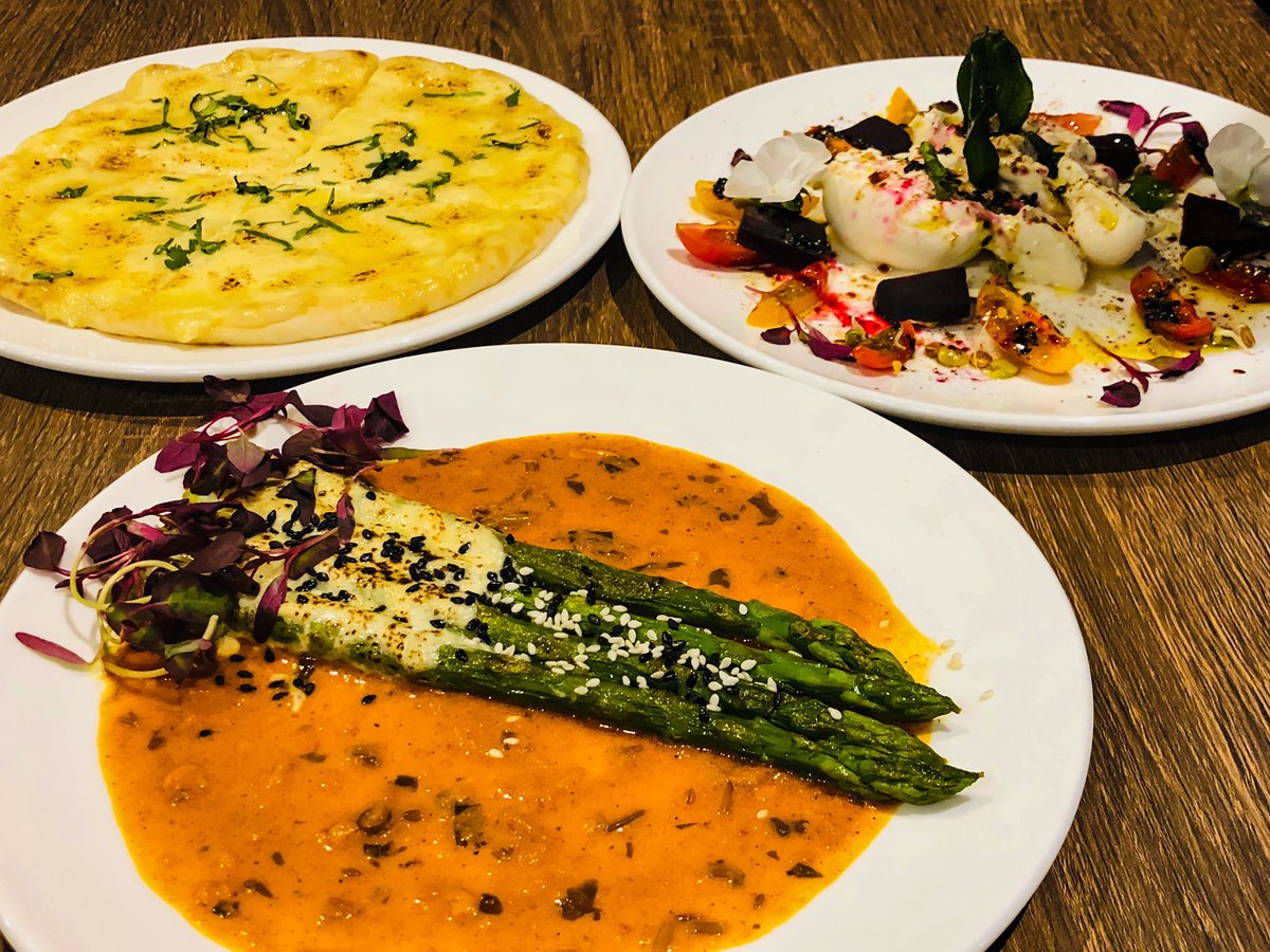 RestaurantUna's tweet photo. Feeling too lazy to cook or go out? Order some of our delicious dishes off deliveroo. @Deliveroo https://t.co/gh3urp3OYd
