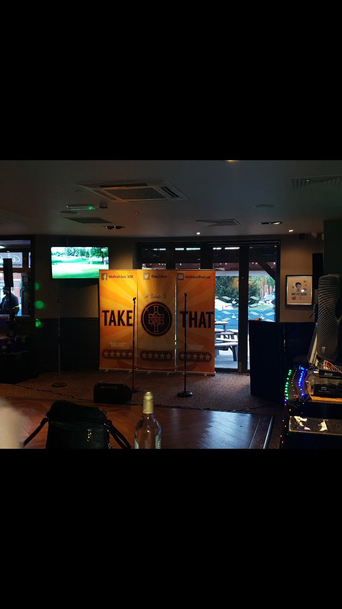 take3tribute's tweet photo. Clumsy Swan in Yardley tonight! Can’t wait, great atmosphere already T3 x https://t.co/QyyEsUcKXD