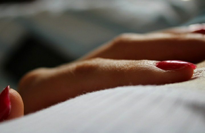 Creartistik7's tweet photo. Série photo de mains - trilogie 4
#mains #main #sensibilité #trilogie #photography #photo #photographer #art #projet #hand #expression #corps #body #émotion #photooftheday #bodyphotographer #handphotography #handphotos #handsphotography https://t.co/5TjH0xXz2H