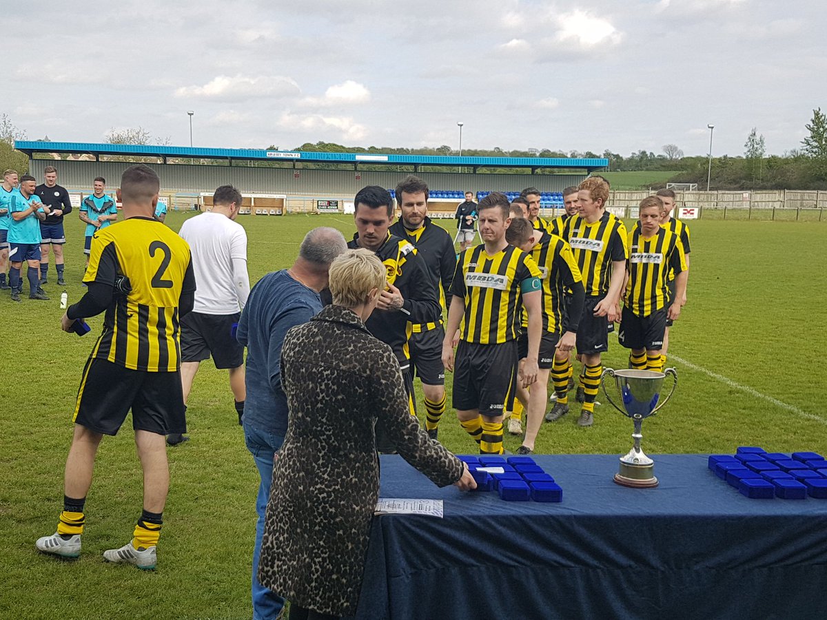 MBDAFC's tweet photo. A pulsating Challenge Cup Final saw us edged out by the Division One champions, Nirankari Arlesey Town.
3-0 down after 25 mins, 4-1 at Half-Time, the lads dug in and went down 6-3, with goals from Kyle Watson, Sammy Nicholls and Ricky Christie. A cracking season comes to a close. https://t.co/NRd2lSRlk6