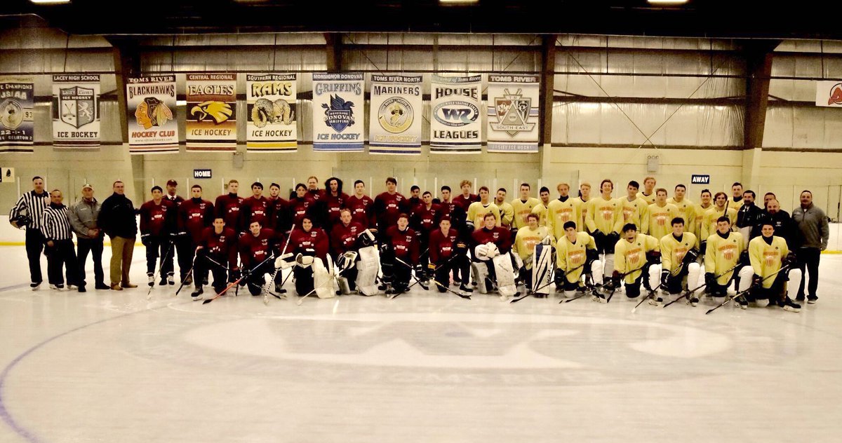 Congratulations to all the seniors in the Shore Conference!  <a href="/ShoreConfHockey/">Shore Conf Hockey</a> <a href="/EJHradek_NHL/">E.J. Hradek</a> <a href="/BrickHSHockey/">Brick Hockey</a> <a href="/FTHSHockey/">FT x PB Ice Hockey</a> <a href="/CBAColtsHockey/">CBA Colts Hockey</a> <a href="/MiddNorthPuck/">Midd North Ice Hockey</a> <a href="/MHSSHockey/">MHSS Hockey</a> <a href="/AsburyParkPress/">Asbury Park Press</a> <a href="/JCCSPORTS/">John Christian Hageny</a> @Travjax71 <a href="/shoreconfythhcy/">shorehockey</a> @RefZRef @WindingRiverIce Photo by @Snapthepicture6 #NJHockey