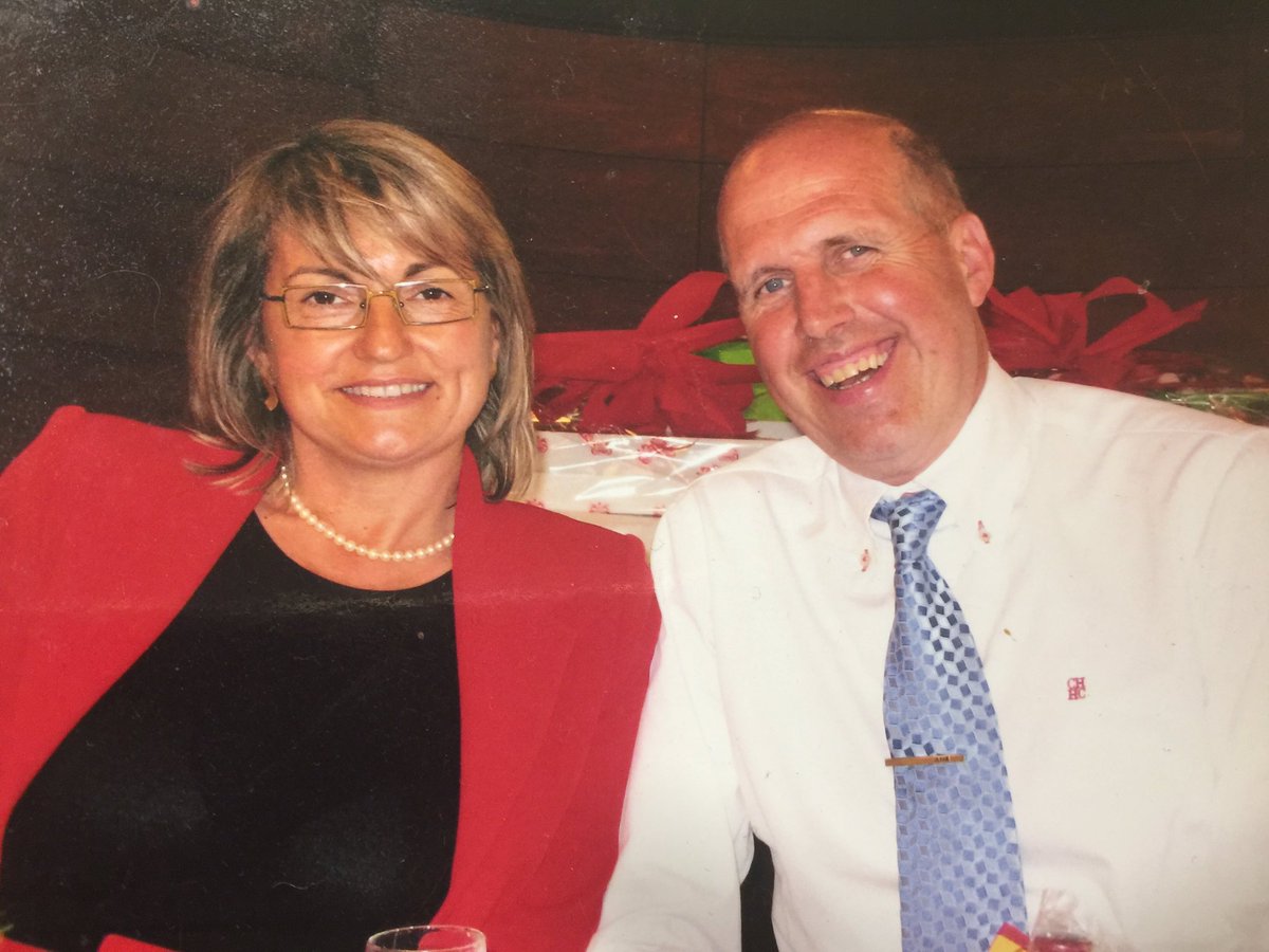 Mariano_Marcen's tweet photo. Tres madres modelo, ejemplos a seguir, mi madre y mi suegra que seguro que estarán juntas en el cielo y la madre de mis 6 hijos,mi esposa,capaz de abandonar su profesión para que yo progresara en la mía y sobre todo para criar y educar a nuestros 6 hijos.Siempre pendiente de todo https://t.co/KGxAvCxJZi