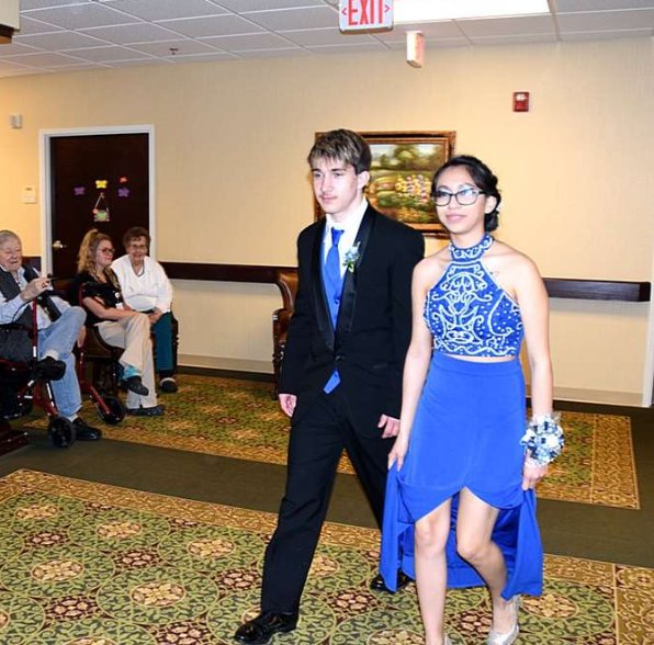 WillowsWillard's tweet photo. #TrilogyLiving #WillardRocks #WillardHighschool #SeniorProm2019 #communityengagement #connectgenerations #willowsatwillard https://t.co/xRCa73a0fg