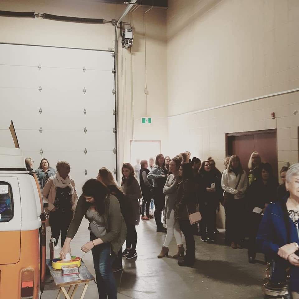 ATPMarket's tweet photo. Last nights Soiree was a blast, but don't worry we are open from 10am to 4pm today!

Sunday Funday just became the best day of the week!!! 🙌🏼
.
.
.
#Shoplocal
#RedDeer
#AllThingsPrettyMarket https://t.co/kuqIKTqhOY