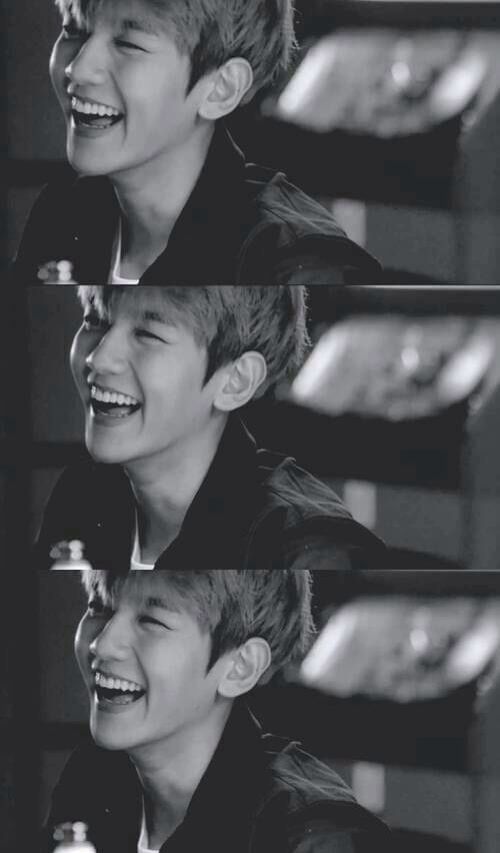 Myn265's tweet photo. Baby sinh nhật vui vẻ nhaaa, tuổi mới phải hạnh phúc ạ 
#GeniusBaekhyunDay
@B_hundred_Hyun @weareoneEXO  #HappyBaekhyunDay https://t.co/aw2I3dInFy