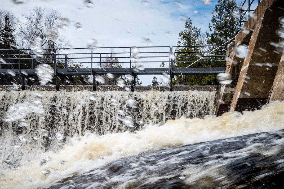 eyegillian's tweet photo. Spring freshet at St George’s First Falls. The sheer volume of water is amazing - powerful and intimidating and strangely compelling. 
#stgeorge #spring #fujixt2 https://t.co/qSyiyhxbet