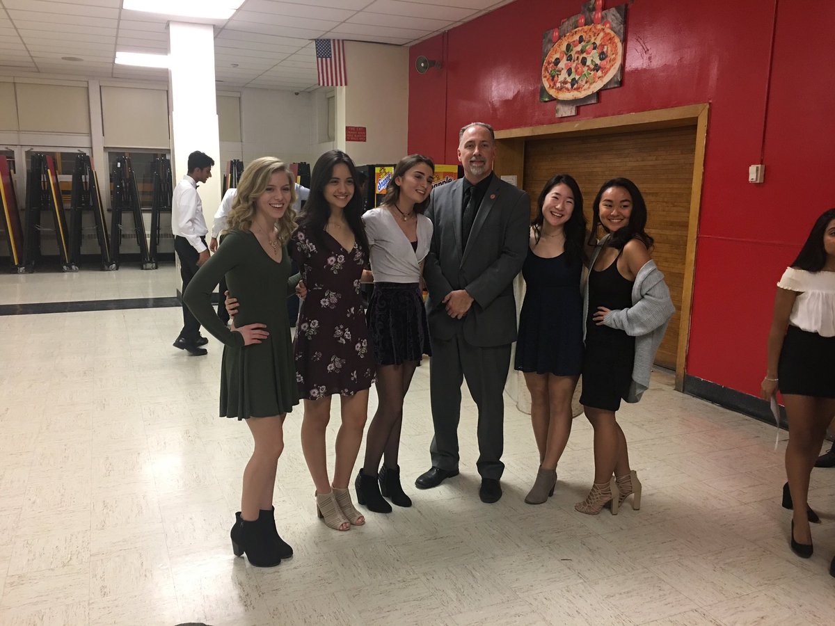 edisonhigh2019's tweet photo. happy birthday boss ross!! thanks for making every single day at EHS a truly great one! @Edison_HS  ♥️♥️ https://t.co/tFHkkJCsea