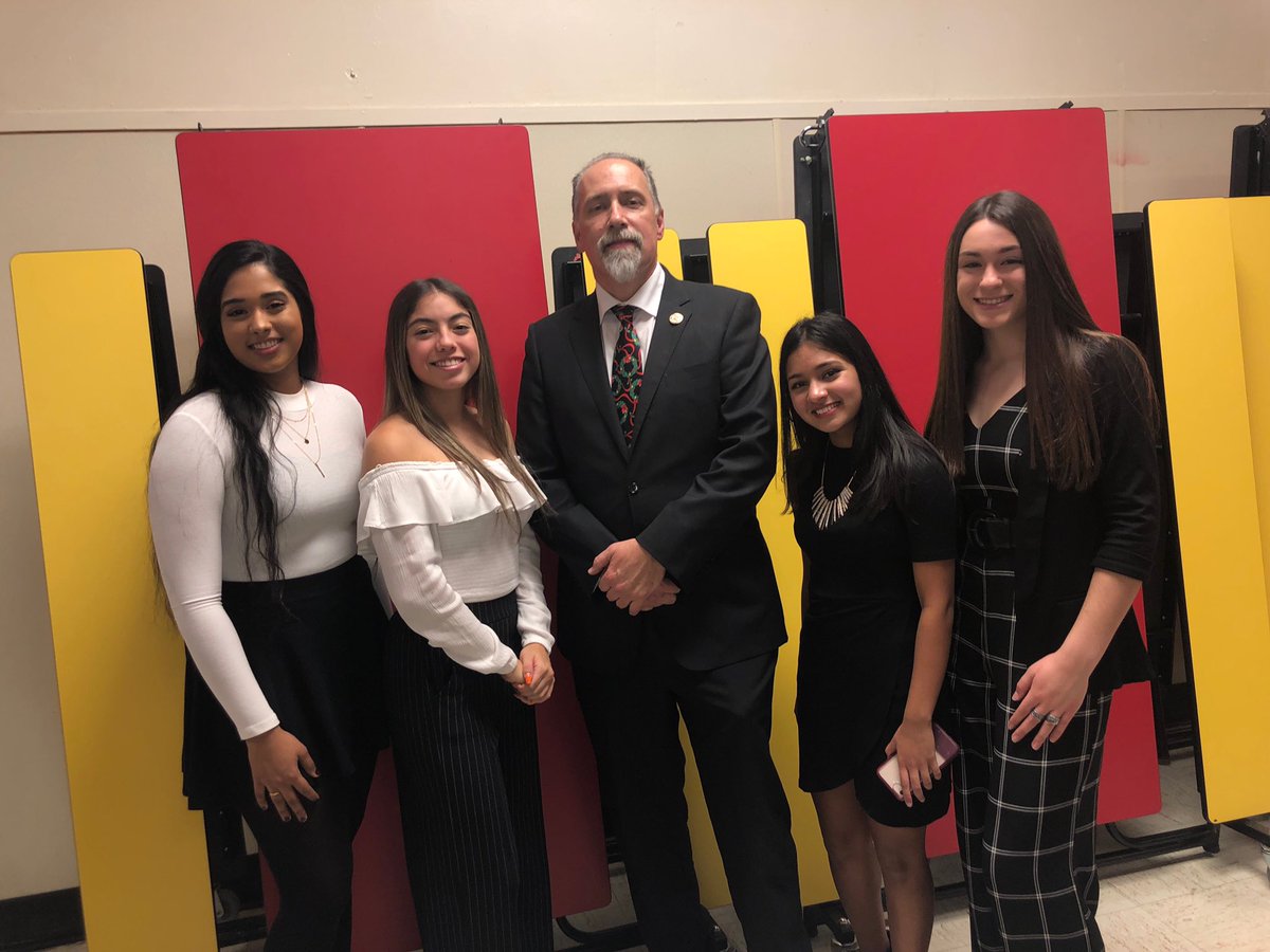 edisonhigh2019's tweet photo. happy birthday boss ross!! thanks for making every single day at EHS a truly great one! @Edison_HS  ♥️♥️ https://t.co/tFHkkJCsea