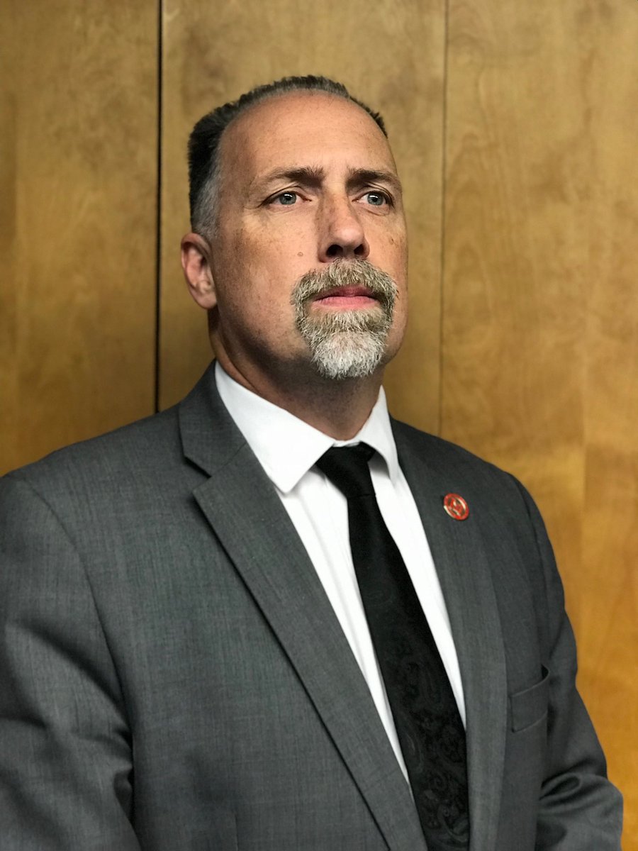 edisonhigh2019's tweet photo. happy birthday boss ross!! thanks for making every single day at EHS a truly great one! @Edison_HS  ♥️♥️ https://t.co/tFHkkJCsea