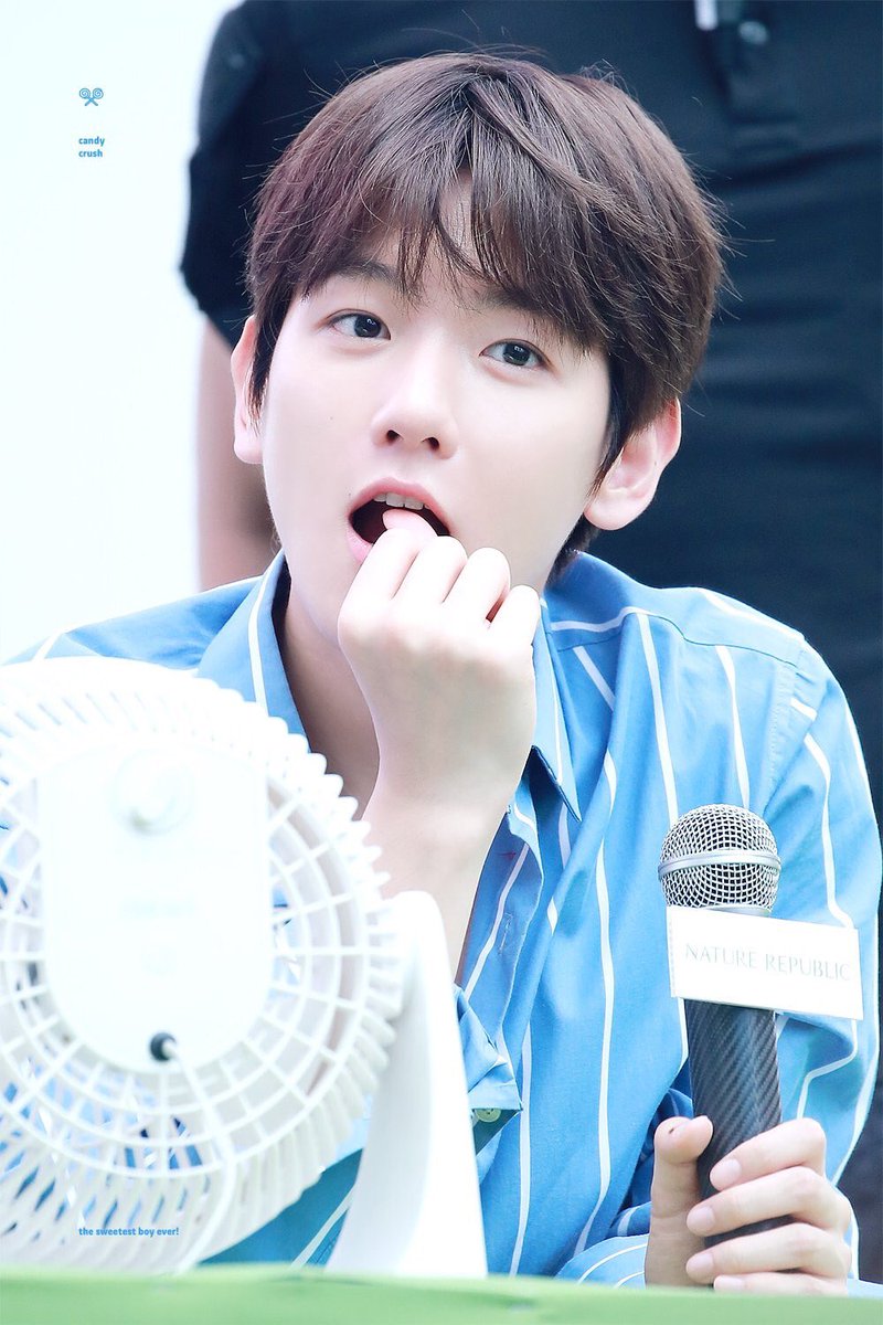 EXO04life's tweet photo. Happy Birthday to my most precious hooman Baekhyunnie 🎂🐶💕🥰🥳
There were a lot of things I wanted to say but now I can’t thick of any. I just want the best things to happen to you like you are to me❤️ 
#해피큥데이 
#GeniusBaekhyunDay https://t.co/OGjTyPMSto