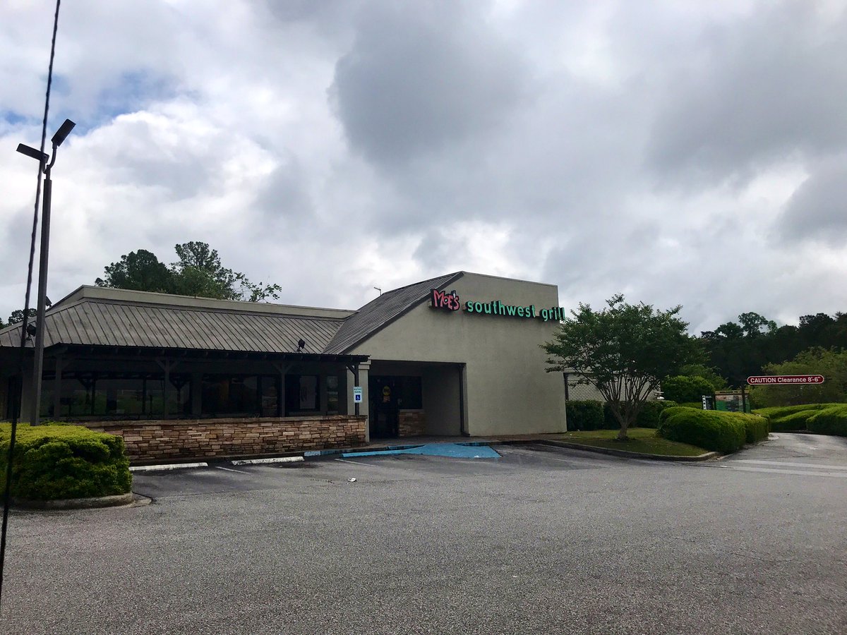 WriteWayToLive's tweet image. It may be cloudy but I’m about to brighten up the day with some Cinco De Moe’s! @Moes_HQ