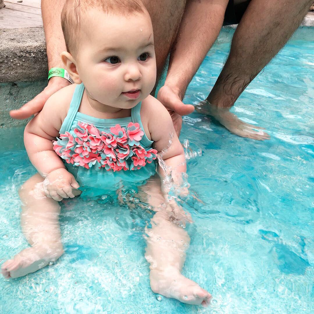 Healthy_Chicks's tweet photo. It’s safe to say this little water baby loved her first dip in the pool. Fun times wining, dining and splashing around @capecodresort for our first solo family overnight trip. Thank you for the sweet memories! 🌊 🐳 👙 👶🏼 #hosted https://t.co/9WHLVa9Dry
