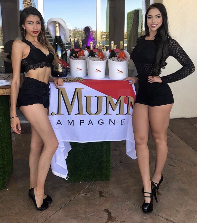 DascoEvents's tweet photo. Team members at Saturday’s @LakeLasVegas Wine & Food Festival. #DascoEvents https://t.co/z7itkSKZrU