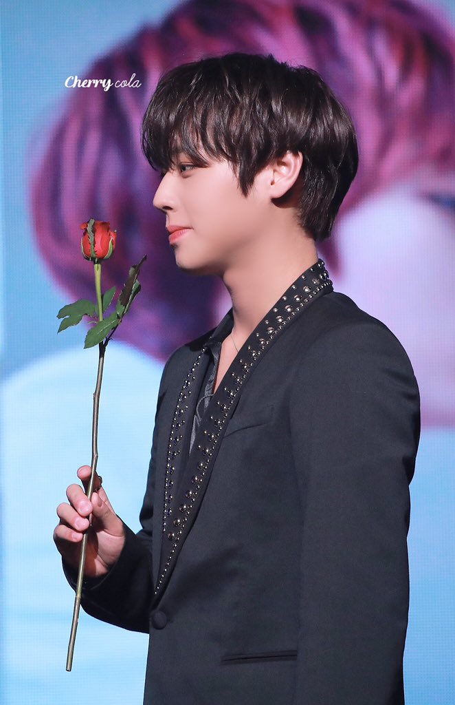 oflemontree's tweet photo. 장미의 신부.... https://t.co/KytZY75ZFj