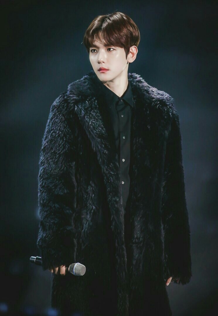 SayNini's tweet photo. Happy Birthday, the best man in the world, our love and dad Aeri~~

#해피큥데이  
 #GeniusBaekhyunDay @weareoneEXO  @B_hundred_Hyun https://t.co/TUeo2T3hcV