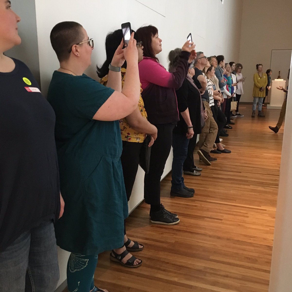 ErgoArtsTheatre's tweet photo. Starting the knitting workshop with @dunn_kirk at the @AgaKhanMuseum with at tour of the museum. #theknittingpilgrim https://t.co/PrlKcsDajU