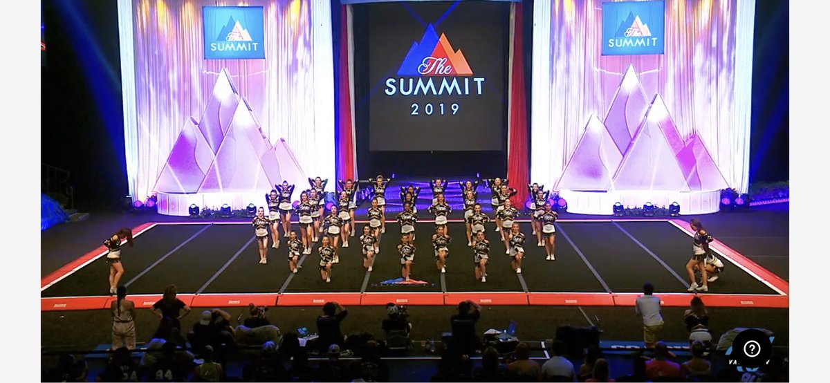 WorldCupallstar's tweet photo. Another great day for the Starlites!! #goldentourage 🚾💛🖤✨ https://t.co/PzgR3Xdorl