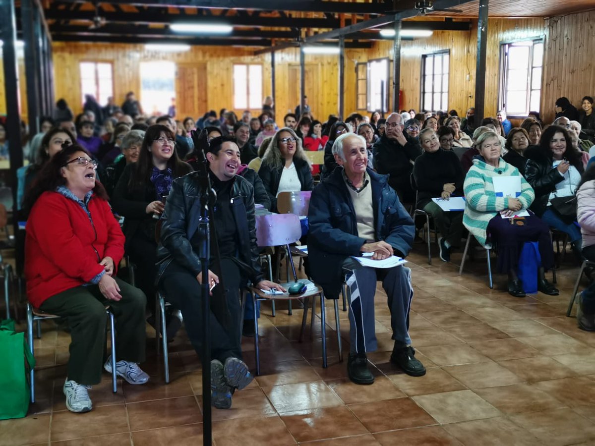 munisanjoaquin's tweet photo. Hoy: 2° y última jornada Seminario de Seguridad 💪🏻💪🏻
Profesionales Dirección de Seguridad Ciudadana y Corporación Desarrollo Social se refieren a Proyectos como recambio alumbrado público LED, sistema televigilancia, Senda Previene y Escuela Segunda Oportunidad, entre otros: https://t.co/ZEeQhAIrRG