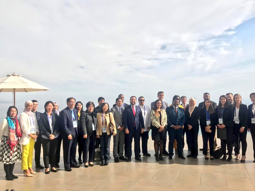 EmbaMexChi's tweet photo. Estamos presentes en los trabajos de la #SOM2 de @APECChile2019. Este fin de semana, México participa en las actividades del Grupo de Trabajo de Desarrollo de Recursos Humanos #HRDWG y en la Red de Trabajo y Previsión Social #LSPN en Viña del Mar. #ViñaSOM2 Ccp. @STPS_mx https://t.co/3spn3jf2n9