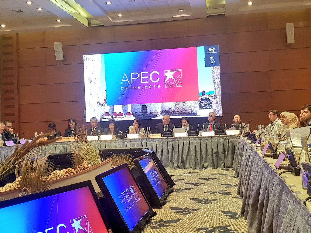 EmbaMexChi's tweet photo. Estamos presentes en los trabajos de la #SOM2 de @APECChile2019. Este fin de semana, México participa en las actividades del Grupo de Trabajo de Desarrollo de Recursos Humanos #HRDWG y en la Red de Trabajo y Previsión Social #LSPN en Viña del Mar. #ViñaSOM2 Ccp. @STPS_mx https://t.co/3spn3jf2n9
