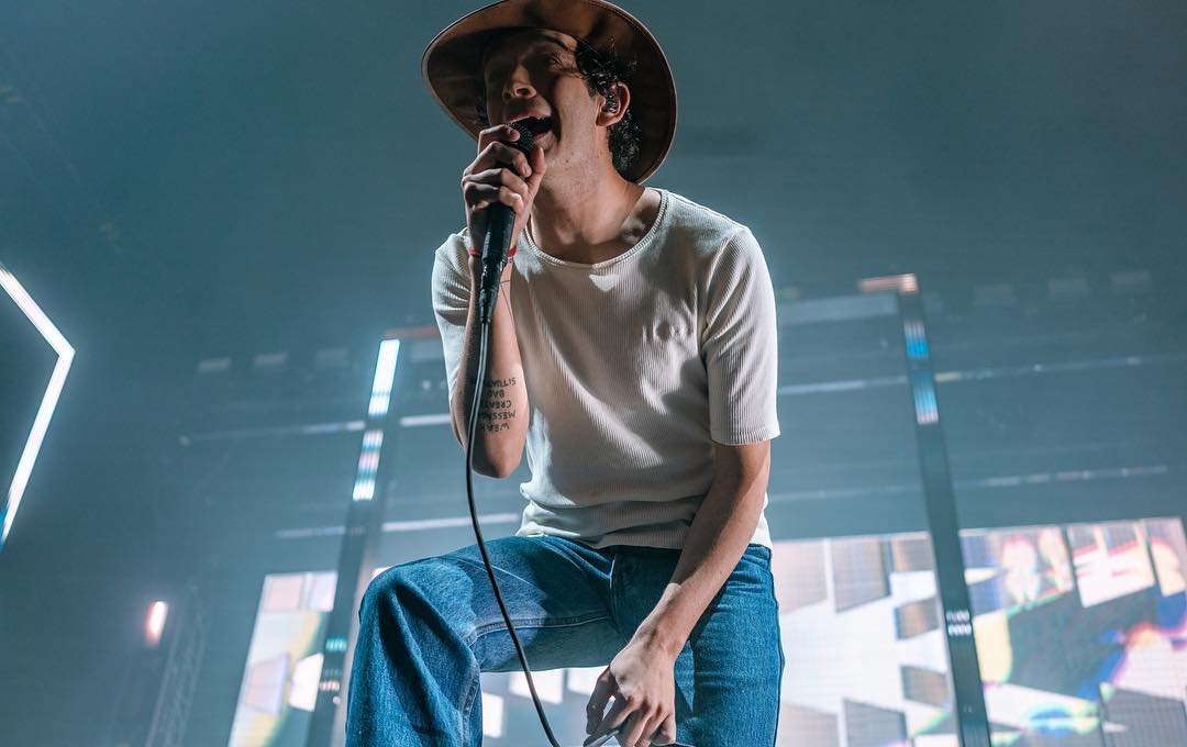 the1975online's tweet photo. Mais fotos do show de ontem (4). https://t.co/kN1BW25Hm5