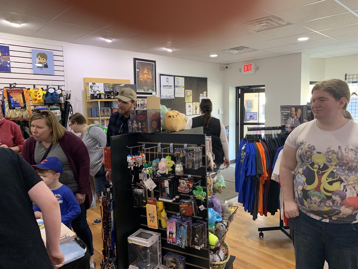 What a great #FCBD19! Thanks to everyone for stopping in! We had a great time drawing with Susan from @creativeartsIL . Didn't make it in? Stop by today to see Susan's art work and pick up a few of the comics that are leftover. We can't wait for #FCBD20!!