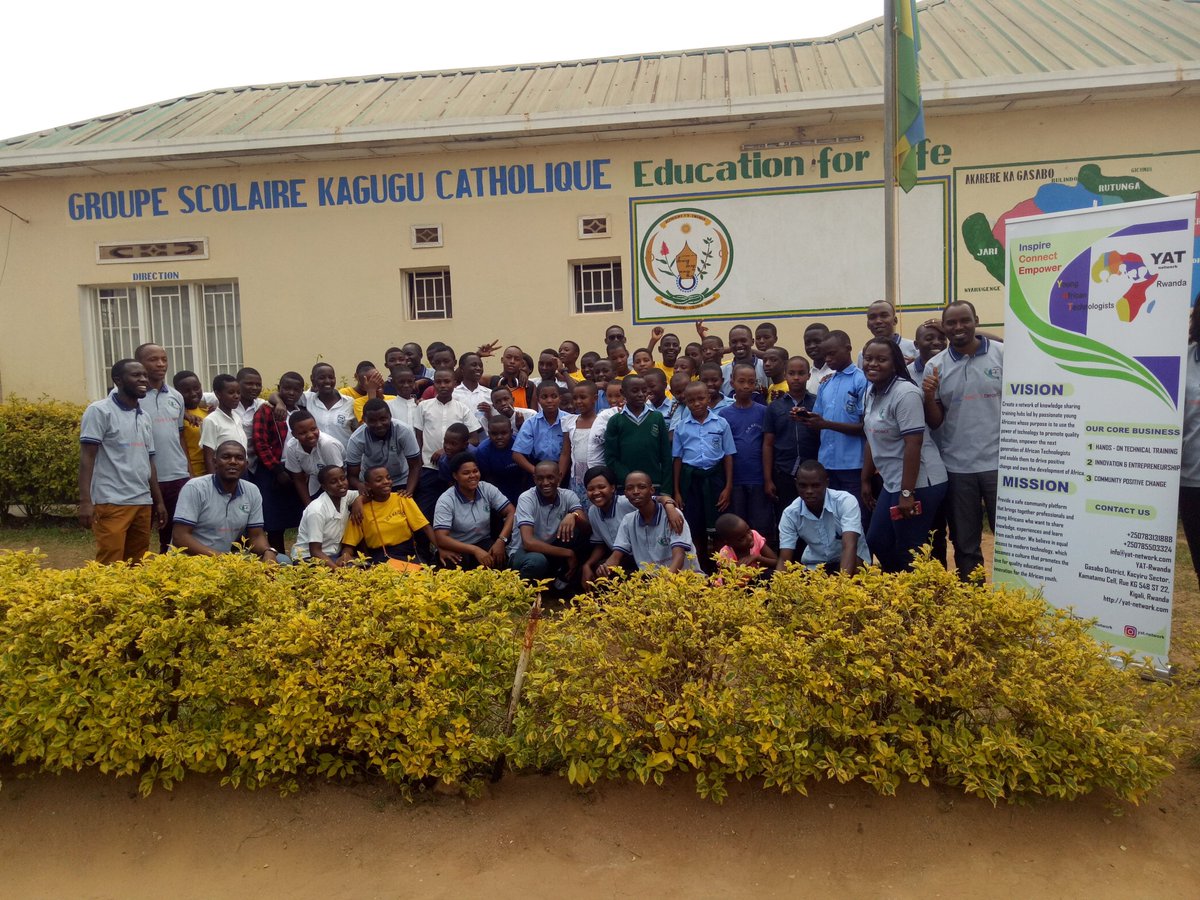 YAT_Network's tweet photo. @YAT_Network hands-on technical training to connect, inspire and empower the next generation of African technologists @RwemaMichel @CharlesKimpolo https://t.co/ASbwvYbcgo