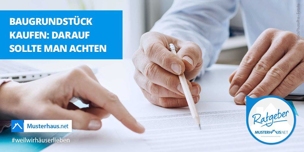 Musterhaus_net's tweet image. Nachdem wir Euch gezeigt haben wie Ihr ein Grundstück sucht und findet, ist der nächste Schritt die Grundstücksverhandlung mit dem Makler, Verkäufer und Notar. Was Ihr beachten müsst um böse Überraschungen zu vermeiden, erfahrt Ihr in unserem Ratgeber buff.ly/2J99tDq