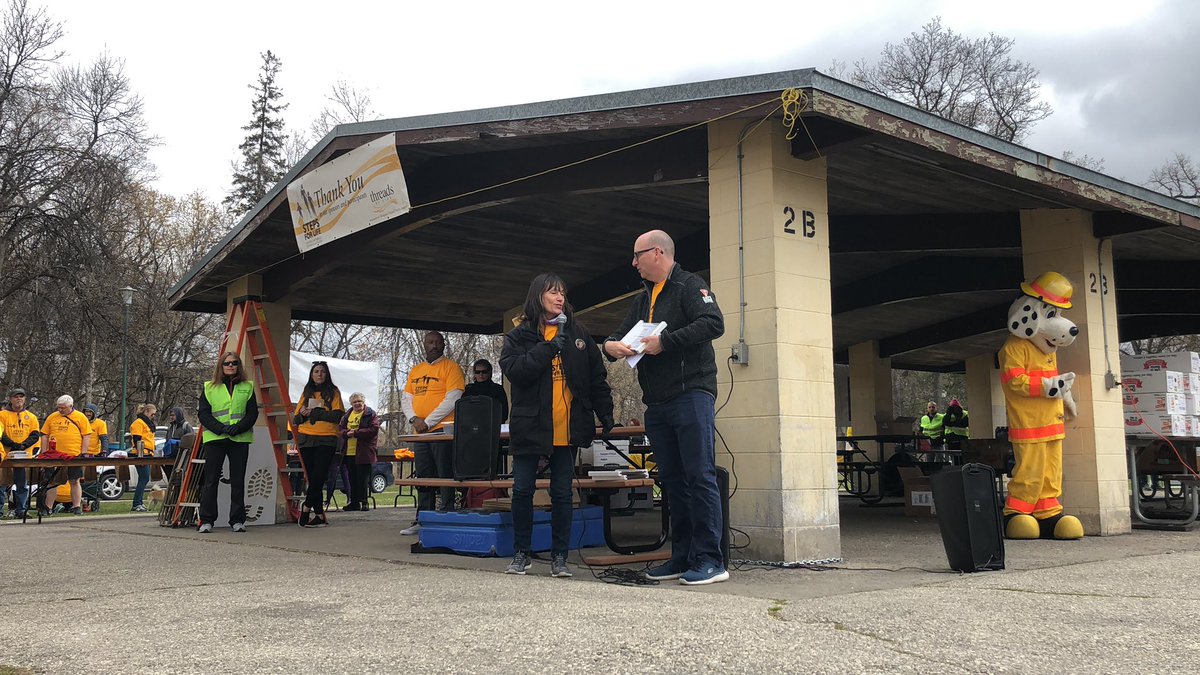 StepsforLifeWpg's tweet photo. @LyndaTofL presenting awards of appreciation to the organizations and people who have supported Steps for Life and @threadsoflifeca for 11 years of service. #1000reasonswhywewalk https://t.co/dNFqK7Nfyw