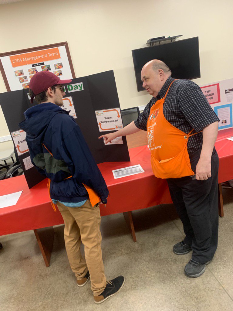 CLevitan17's tweet image. Another successful VOA info days @THDNorthville!! Leadership Courses and Tuition Reimbursement were the HOT topics everybody wanted to know more about! #TakingCareofOurPeople #OrangeFamily #ProudASM @EberzMichael @SallyGansior @McFarrenGary