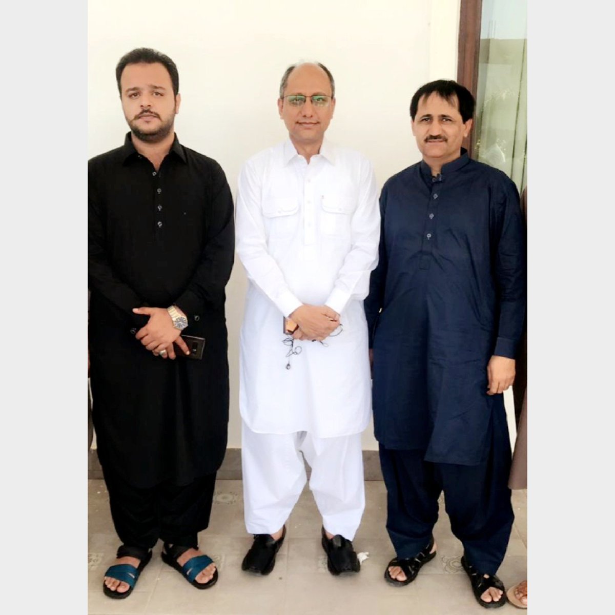 touseefdhamrah's tweet photo. Meet with Minister local Government Sindh @SaeedGhani1 &amp; inform sec PPP Sindh Ada @AajizDhamrah along with @PPP_Rashid1 inform sec PPP SBA at #Nawabshah https://t.co/obea6pRVC1