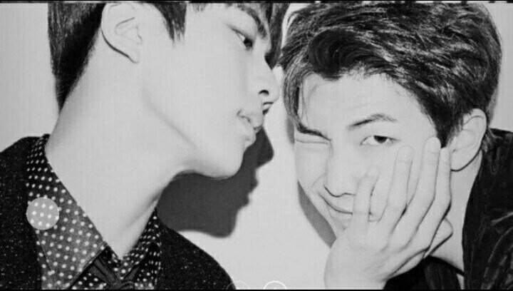AndBantang's tweet photo. Енто.. просто... великолепно💧🍑
@BTS_twt #ARMYwithLuv #art https://t.co/r8zrAHDRFa