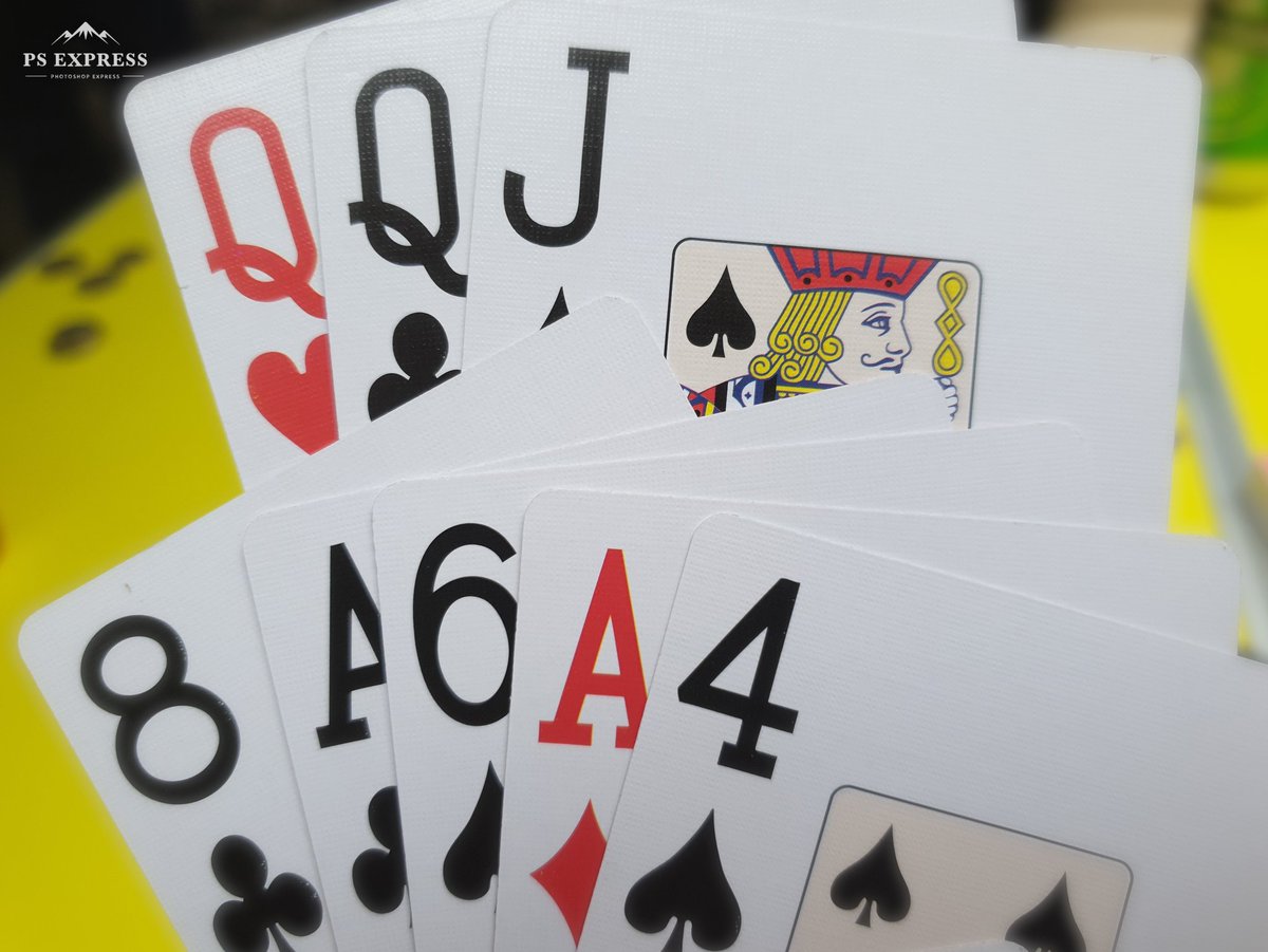 Daviddoylearts's tweet image. #CardTime like life play them closely to your chest.
#TipOfTheDay

#PhotoshopExpress  #samsung #photography