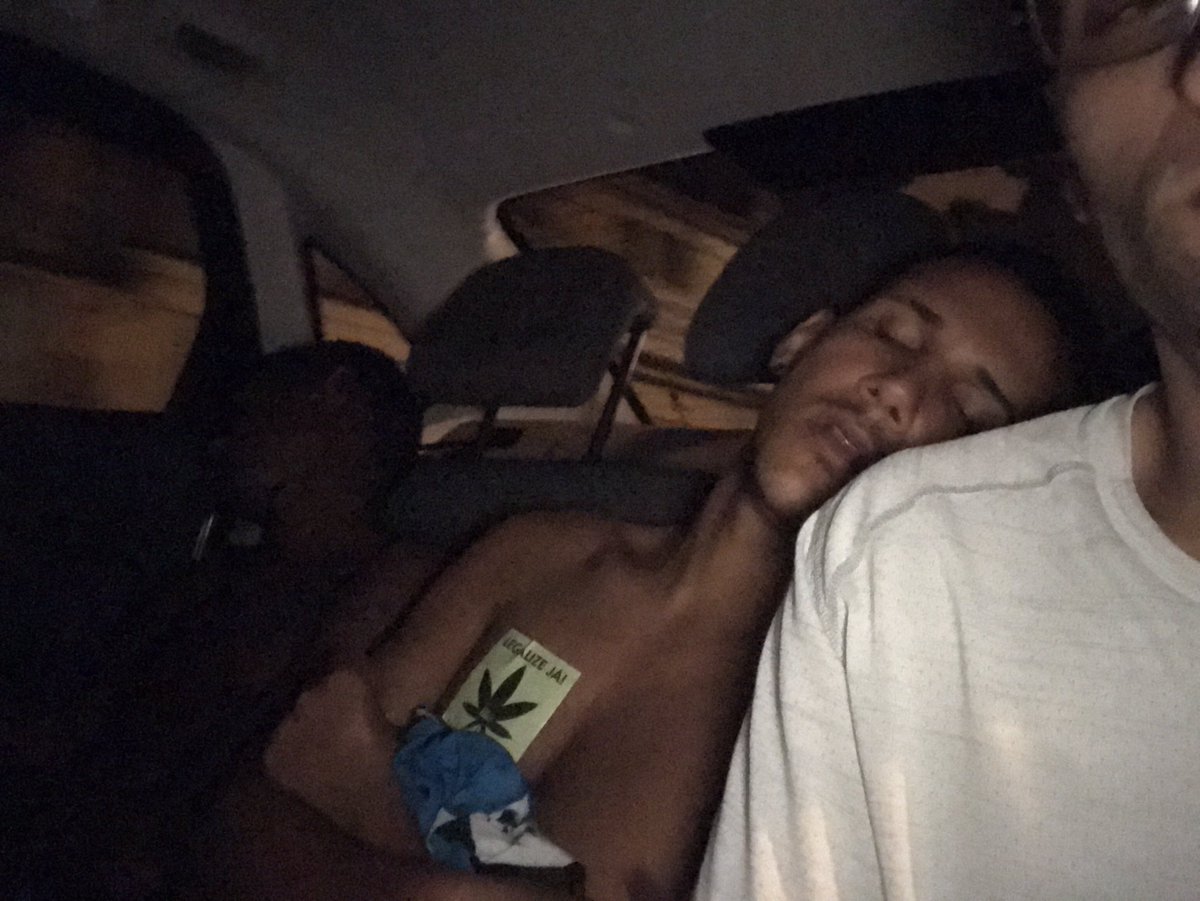 luizcarlls's tweet photo. Foi uma tarde de marchar, quando tem q voltar só no soninho né ? Legaliza Brasil https://t.co/bukYaYiYIE