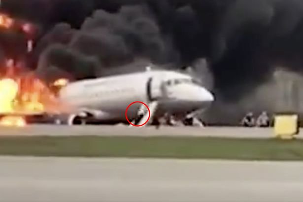 JacdecNew's tweet photo. According to eyewitnesses, the fire started before landing. there were 79 people on board. The emergency evacuation took place via slides.
https://t.co/Ad2lsG6JxO
https://t.co/SX5d8dKEhD https://t.co/h0IbpdFSWA