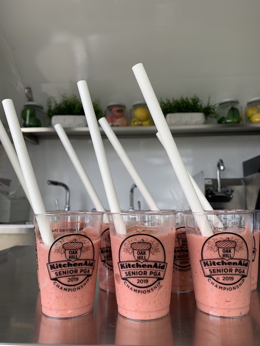 KitchenAid_Golf's tweet photo. These smoothies are going fast! If you’re out and about in #Rochester, stop by @radiosocialroc soon for a FREE #srpga smoothie! https://t.co/V8MmA1u5iR