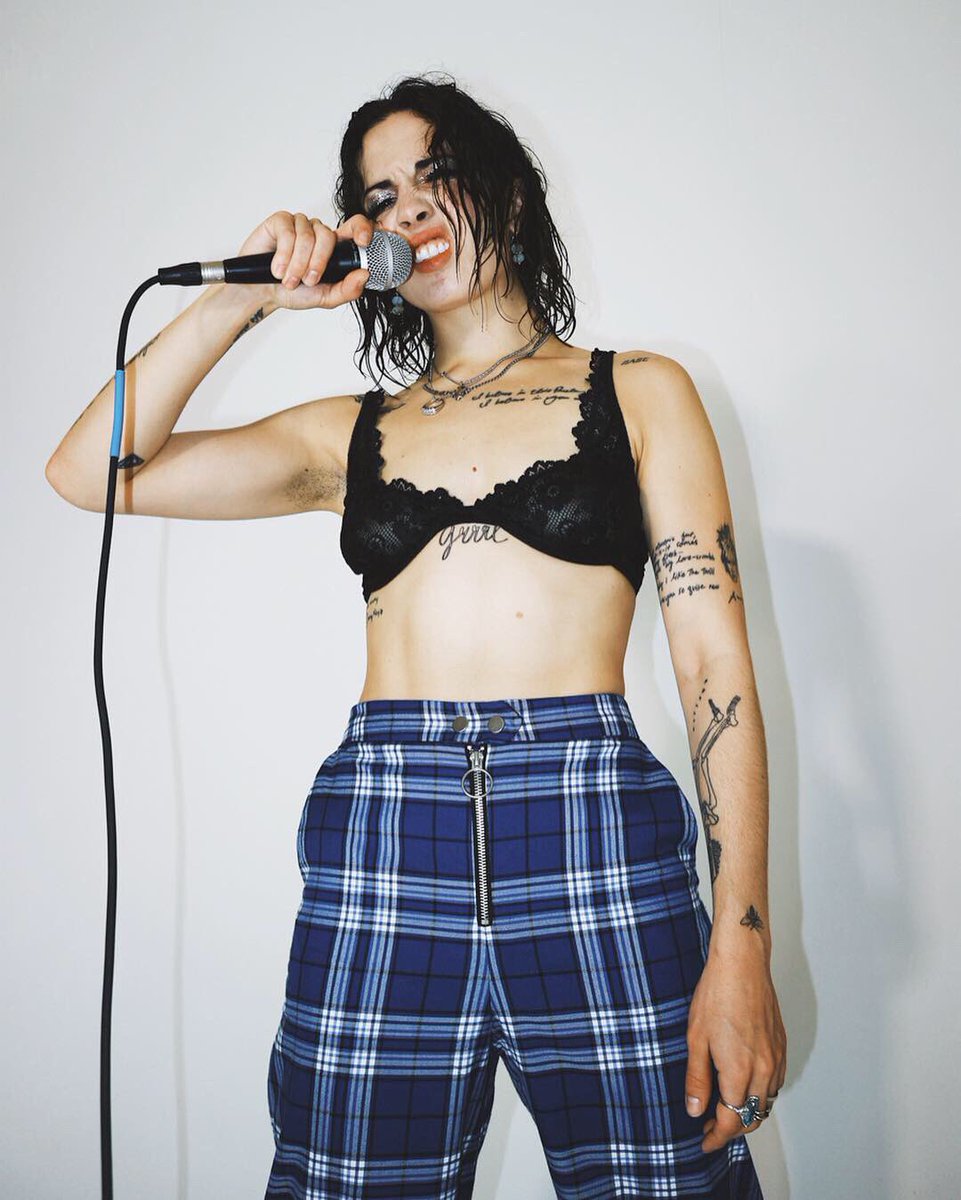 sizzyrocket's tweet photo. punk is for girls 💅🏼 https://t.co/Nc0xT6Mami