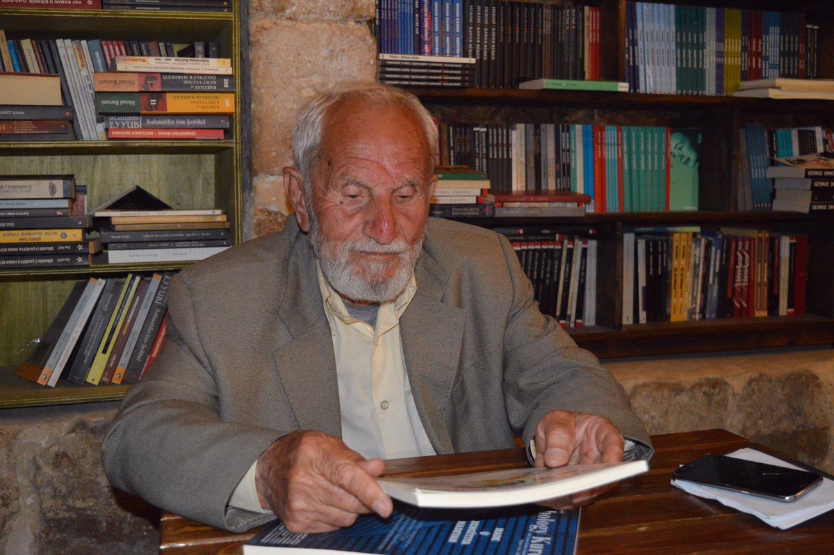 Bi rewşenbîrekî hêja û qedirbilind Ahmed KURDî re...
.
.
.
.
Mêrdîn - <a href="/Leylankitapkafe/">Leylan Kafe & Kitap</a>