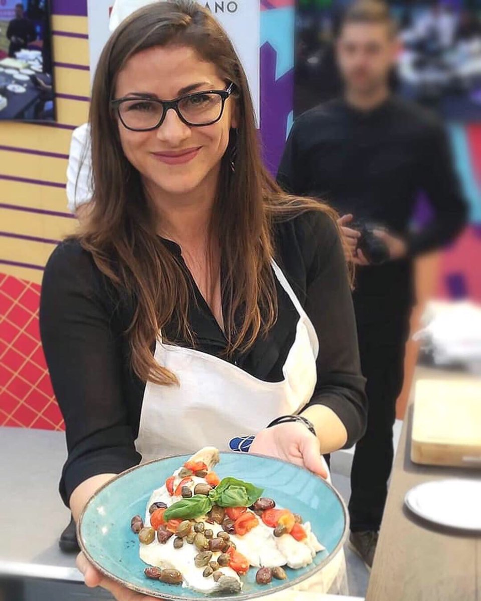 Cucinare a vapore con le pentole AMC è semplice e soprattutto veloce. Oggi abbiamo assaggiato il branzino preparato da <a href="/Spadellatissima/">Lina d'Ambrosio</a> ed era davvero buonissimo: morbido e saporito 😋 
#SayGood #Mfoodw #cucinareconAMC <a href="/TuttoFoodMilano/">TuttoFood Milano</a> #Milanofoodweek