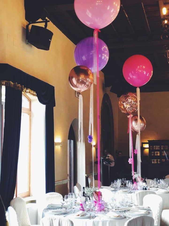 BigBalloonGroup's tweet photo. Le altezze, quando ci sono, mi piace sfruttarle al massimo, perché anche le decorazioni più semplici acquistano maggior valore!
E poi devo dire location pazzesca❤️
Location: Castello della Castelluccia.

#balloondelivery #bigballoongroup https://t.co/5QrXATaug4